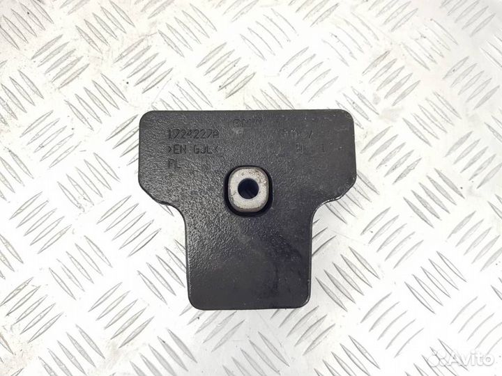 1724227A Кронштейн BMW 3 G20/G21