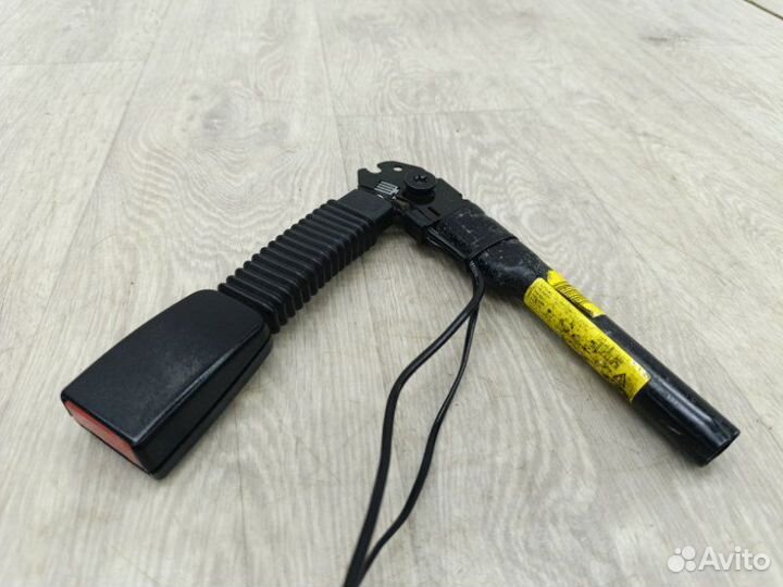 Замок ремня безопасности передний правый Ford