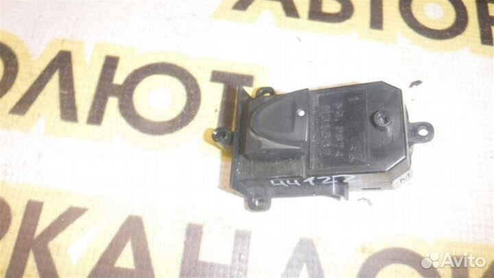 Кнопка стеклоподъемника Honda Civic 5D viii 2006