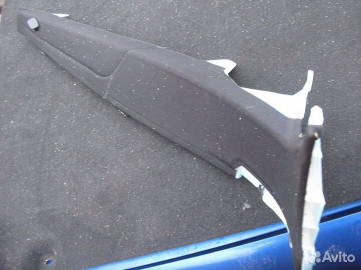 Обшивка стойки задняя правая Мерседес В221