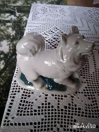 Фарфоровая собака