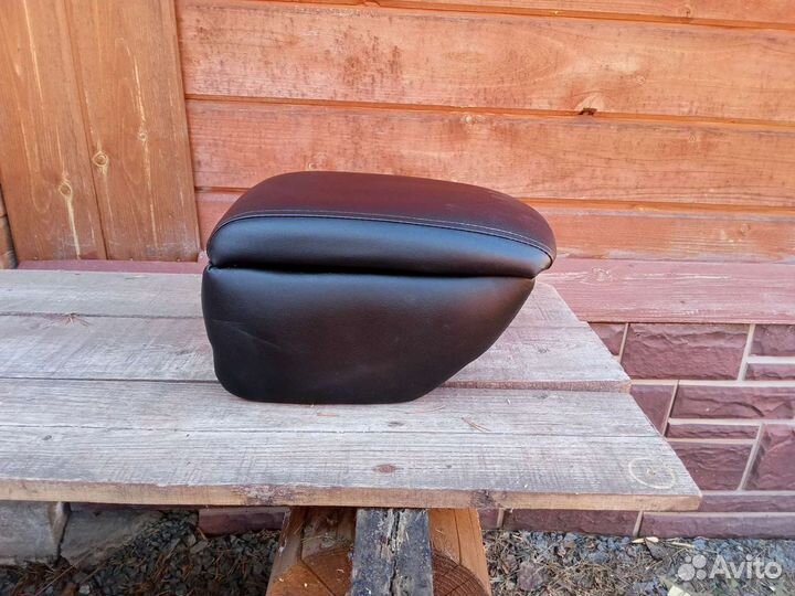 Подлокотник на Опель