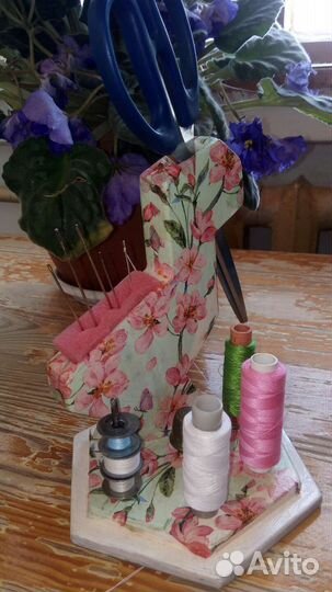 Подставка для ножниц, игольница