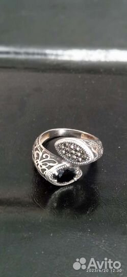 Серебряное кольцо