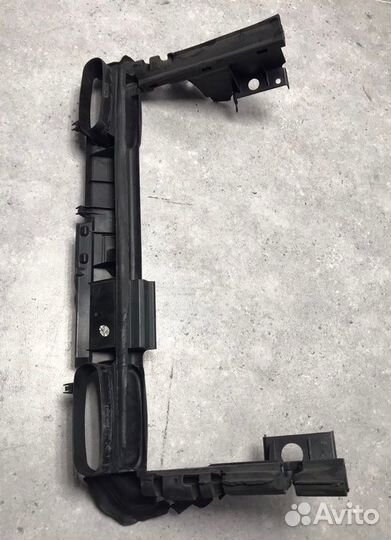 Воздухозаборник передний Mercedes-Benz C55 Amg