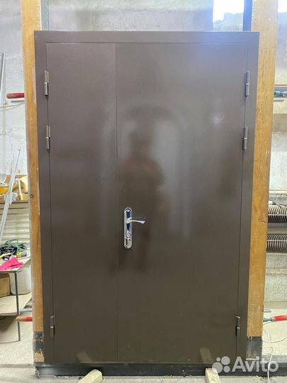 Дверь входная металлическая новая