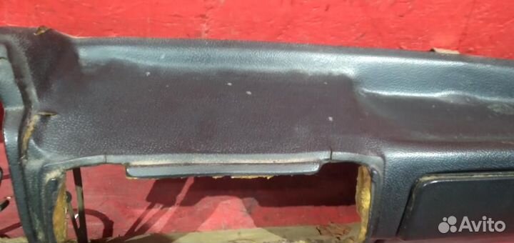 Торпедо Ваз 21213 Нива панель с дефектом