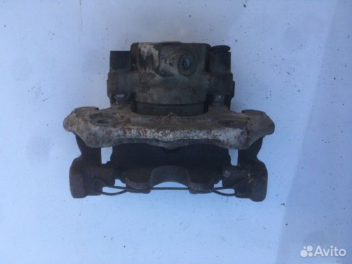 Суппорт передний правый Mercedes Clk W208 M111