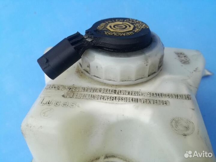 Бачок главного тормозного цилиндра BMW X5 E53