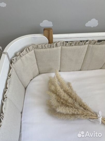 Бортики в детскую кроватку льняные с рюшами новые