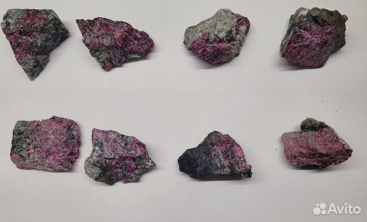 Минералы эвдиалит и эгирин