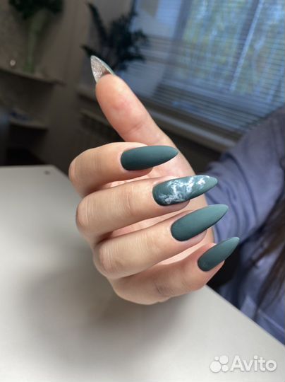 Маникюр с покрытием, педикюр, наращивание ногтей