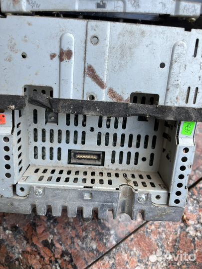 Магнитола мазда 3 под ремонт или на запчасти