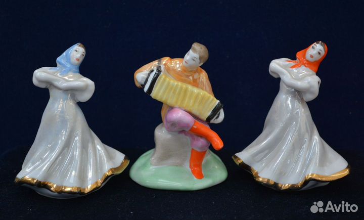 Фарфоровые статуэтка- плясуны. дулево