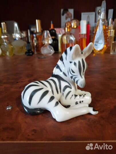 Статуэтка фарфор