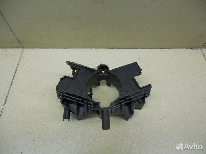 Кронштейн (сопут. товар) Aveo (T300) 2011