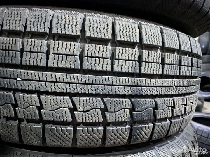 Toyo Winter Tranpath MK4a 215/65 R16 98Q