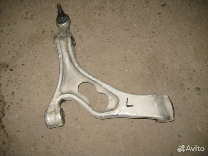 Audi q7 поворотный кулак нижний рычаг
