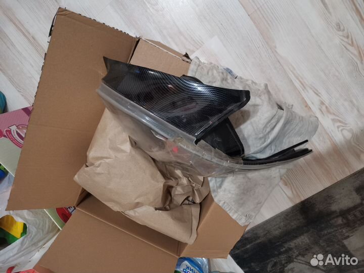 Задний фонарь правый Peugeot 206