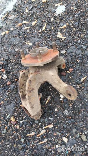 Цапфа правая Ford Fiesta Fusion