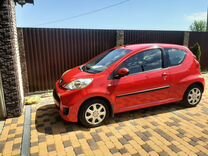 Peugeot 107 1.0 MT, 2009, 212 000 км, с пробегом, цена 410 000 руб.