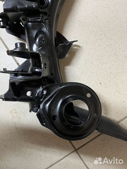 Рычаг задний нижний левый Honda Civic 4D