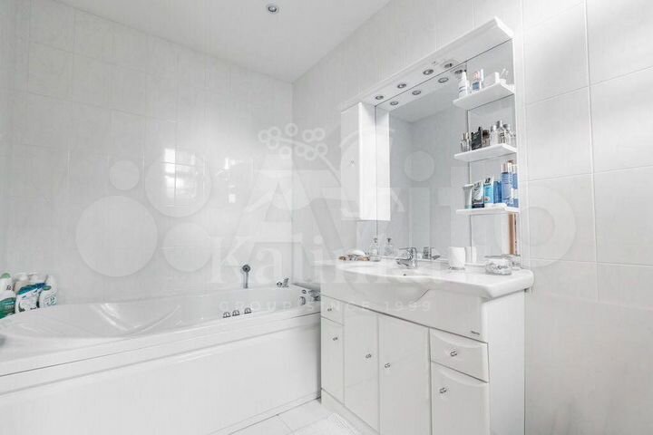 Дом 200 м² на участке 6 сот.