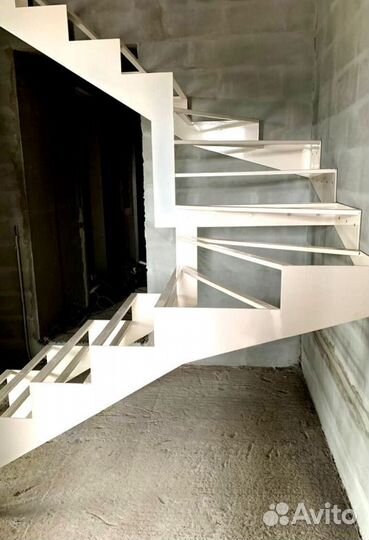 Лестница из листового металла