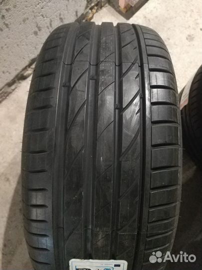 Maxxis Victra Sport VS5 225/50 R18 95H