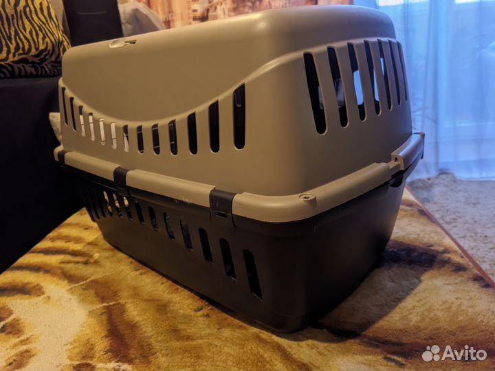 Переноска для животных пластиковая