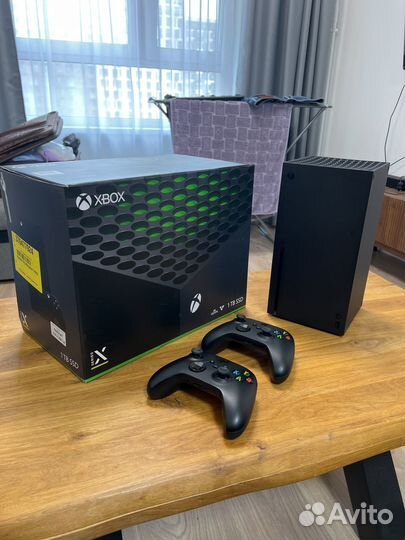 Xbox series X, 2 геймпада