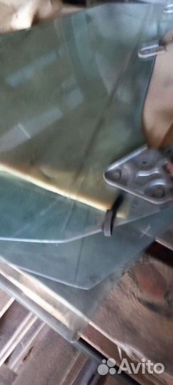 Стекло двери subaru legasy BC 1