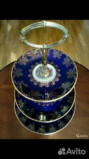 Этажерка.Чашки с блюдцами кобальт