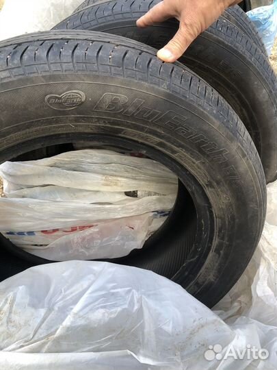 Yokohama BluEarth E75 215/60 R16 95V