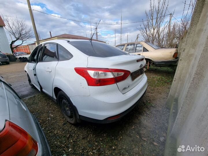 В разборе Ford Focus 3 седан