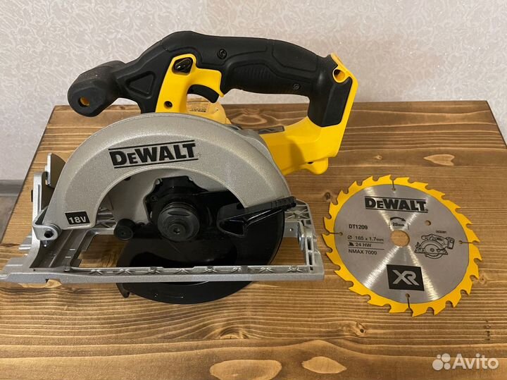 Дисковая пила Dewalt DCS391
