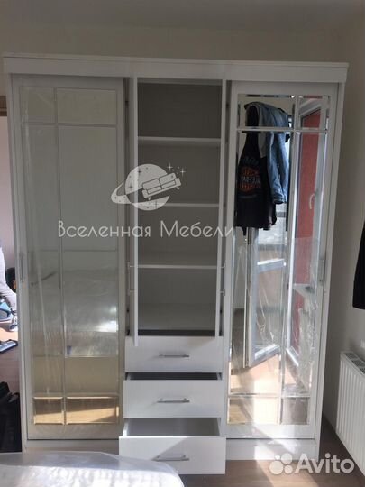 Шкаф купе с зеркалом