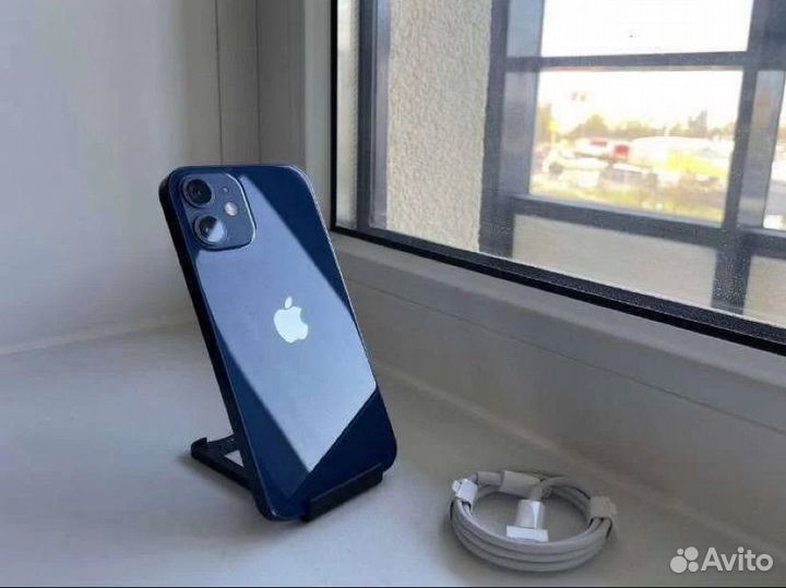 iPhone 12, 64 ГБ