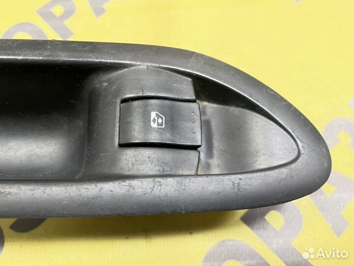 Кнопка стеклоподъемника зп Renault Laguna 2