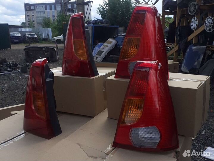 Задние фонари Renault Logan дорестайлинг