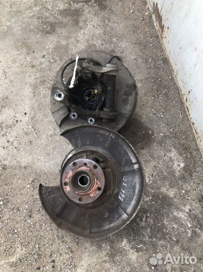 Кулак задний bmw е65 е66