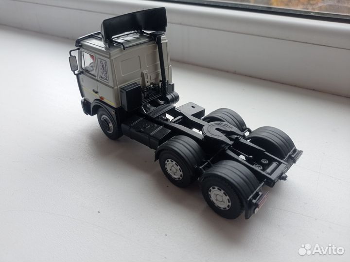 Модель маз-6422 сортиментовоз 1:43 AVD-Models