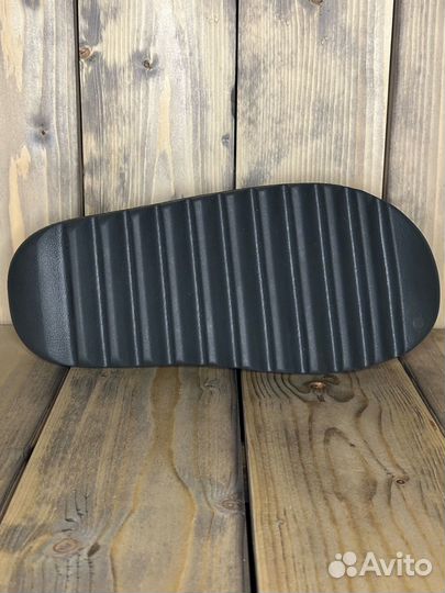 Adidas Yeezy Slide Dark Onyx - 10 US - 42.5 RU