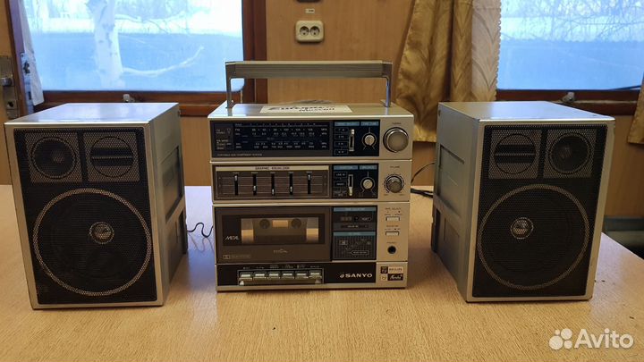 Кассетный магнитофон sanyo c-30