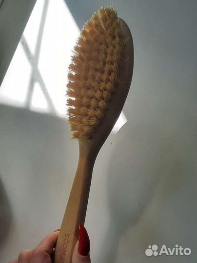 Массажная щетка