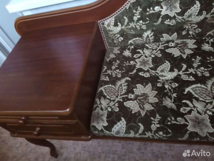 Банкетка в прихожую