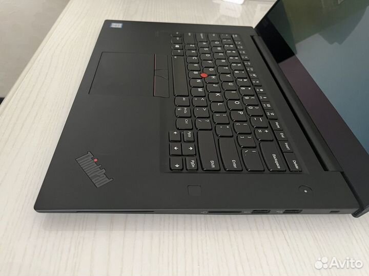 Lenovo thinkpad p1 i7-9850H 4K Quadro T2000 4gb