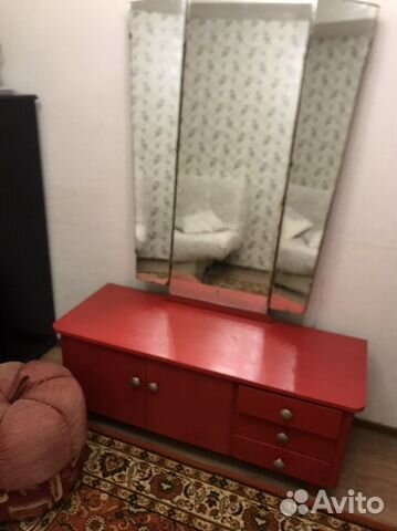 Трюмо с пуфом