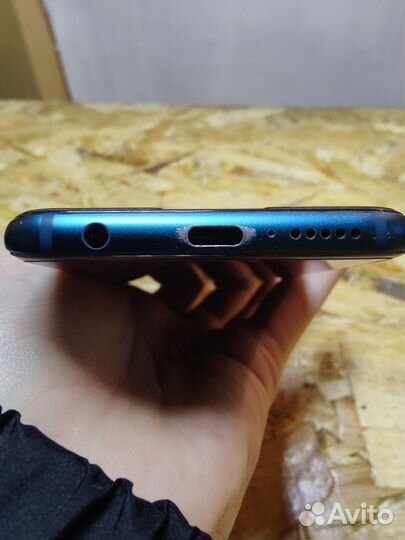 HONOR 10, 4/64 ГБ