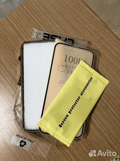 Чехол на iPhone 13 pro (золотой + стекло)